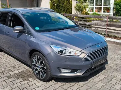 Gebraucht Ford Focus Titanium 182 PS (133 kW) 2015 Braun Kombi
