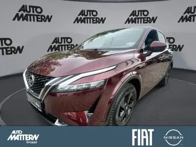 Gebraucht Nissan Qashqai Tekna 140 PS (102 kW) 2022 Burgundy (metallic) SUV