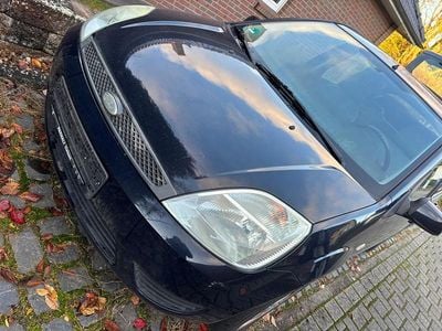 Gebraucht Ford Fiesta 70 PS (51 kW) 2005 Blau Kleinwagen
