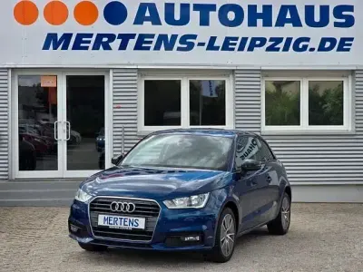 Gebraucht Audi A1 Design 95 PS (69 kW) 2015 Blau Kleinwagen