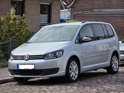 Gebraucht VW Touran 140 PS (102 kW) 2011 Silber Van / Kleinbus