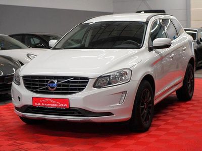 Usado Volvo XC60 Momentum 150 HP (110 kW) 2017 Branco SUV