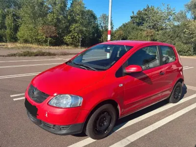 Gebraucht VW Fox 55 PS (40 kW) 2009 Rot Kleinwagen