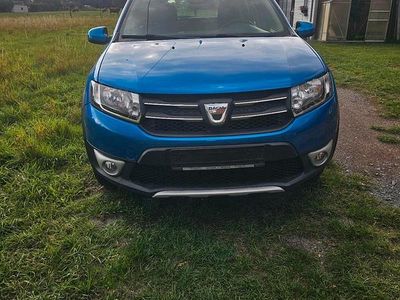 Blau Gebraucht 2015 Dacia Sandero Stepway SUV | 4.999 € (Fairer Preis)