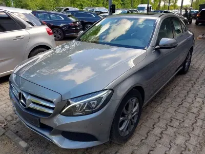 Gebraucht Mercedes C180 Avantgarde 156 PS (114 kW) 2016 Silber Limousine