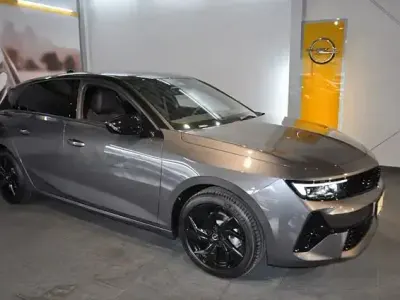 Usata Opel Astra GS Line 131 CV (96 kW) 2024 Grigio Berlina