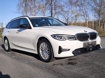 Gebraucht BMW 320 Sport Line 190 PS (139 kW) 2021 Weiß Kombi