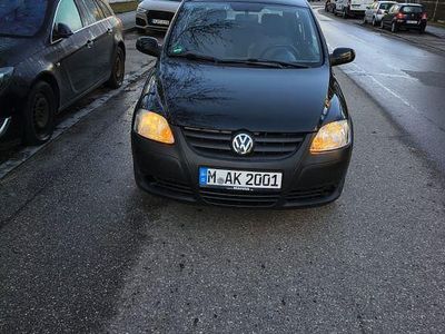 Gebraucht VW Fox 54 PS (39 kW) 2008 Schwarz Kleinwagen