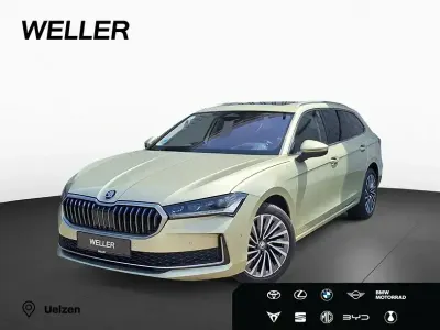 Gebraucht Skoda Superb LAURIN & KLEMENT 150 PS (110 kW) 2024 Ice tea gelb (gelb) Kombi