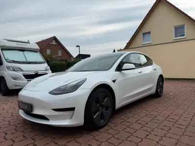 Gebraucht Tesla Model 3 Standard Range Plus 225 kW (306 PS) 2021 Weiß Limousine