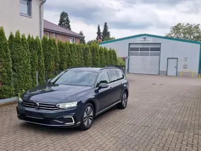 Gebraucht VW Passat GTE 156 PS (114 kW) 2021 Grau Kombi