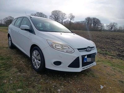 Gebraucht Ford Focus 95 PS (69 kW) 2011 Weiß Kombi