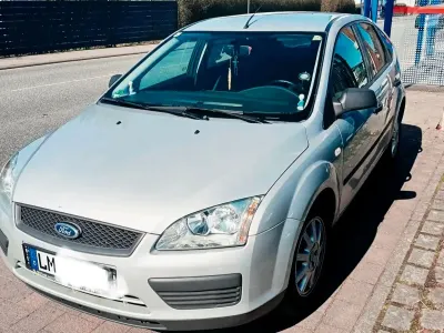 Usado Ford Focus 80 CV (58 kW) 2006 Plateado Utilitario