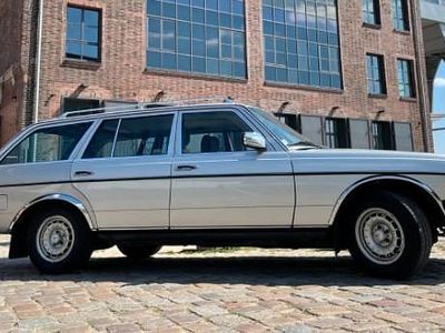 Gebraucht Mercedes 300 125 PS (91 kW) 1983 Silber Kombi