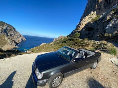 Schwarz Gebraucht 1995 Mercedes 200 Cabrio | 13.900 €