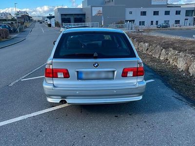 Gebraucht BMW 530 193 PS (141 kW) 2003 Silber Kombi