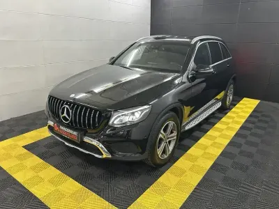 Gebraucht Mercedes GLC250 204 PS (150 kW) 2017 Obsidianschwarz  metalliclack SUV