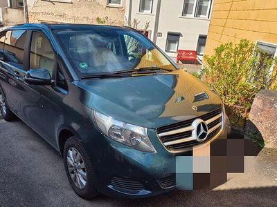 Mercedes V220