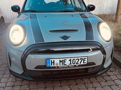 Grau Gebraucht 2021 Mini Cooper SE Essential Kleinwagen | 14.600 € (Guter Preis)