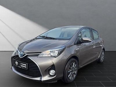 Gebraucht Toyota Yaris Hybrid Basis 101 PS (74 kW) 2017 Grau Kleinwagen