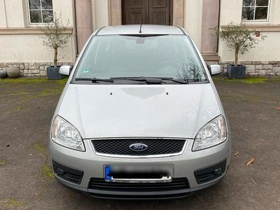 Silber Gebraucht 2005 Ford Focus Kombi | 2.750 €