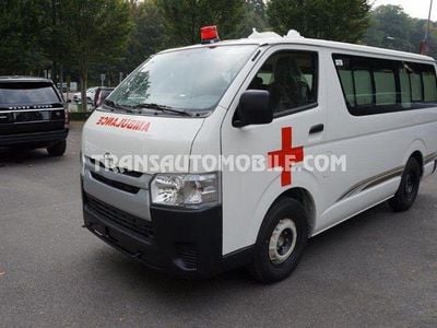 Weiß Gebraucht 2024 Toyota HiAce Van | 33.500 €