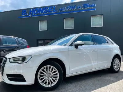 Gebraucht Audi A3 Ambiente 110 PS (80 kW) 2015 Weiß Limousine
