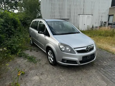 Gebraucht Opel Zafira Edition 105 PS (77 kW) 2005 Silber Van / Kleinbus