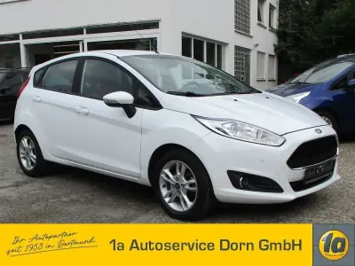 Gebraucht Ford Fiesta SYNC Edition 75 PS (55 kW) 2016 Frostweiß Kleinwagen