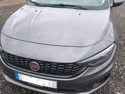 Grau Gebraucht 2019 Fiat Tipo Lounge Kombi | 9.999 € (Fairer Preis)