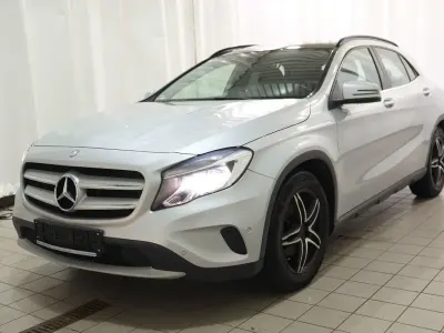 Gebraucht Mercedes GLA200 156 PS (114 kW) 2014 Silber SUV