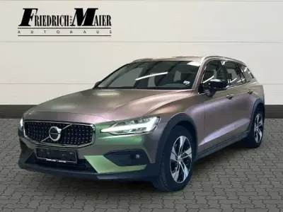 Gebraucht Volvo V60 CC Plus 197 PS (144 kW) 2023 Schwarz Kombi