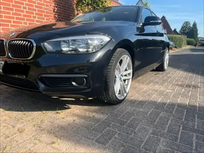 Gebraucht BMW 118 Comfort Edition 136 PS (100 kW) 2016 Schwarz Kleinwagen