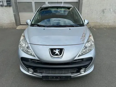 Gebraucht Peugeot 207 Filou 95 PS (69 kW) 2009 Silber Limousine