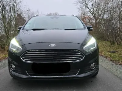Gebraucht Ford S-MAX S 180 PS (132 kW) 2017 Schwarz Van / Kleinbus