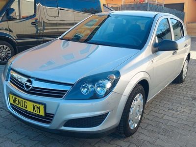 Usata Opel Astra Edition 90 CV (66 kW) 2009 Argento Berlina