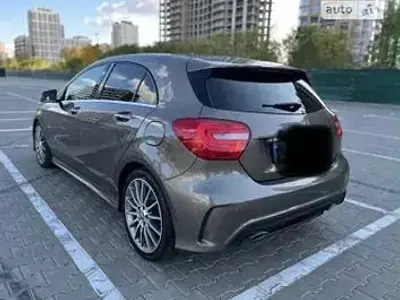 Gebraucht Mercedes A180 AMG line 122 PS (89 kW) 2014 Grau Kleinwagen