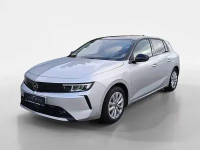 Używany Opel Astra Elegance 131 KM (96 kW) 2024 Szary Sedan/Limuzyna