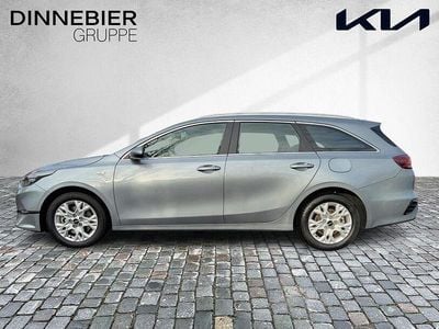 Gebraucht Kia Ceed Sportswagon Vision 140 PS (102 kW) 2024 Lunarsilber met Kombi