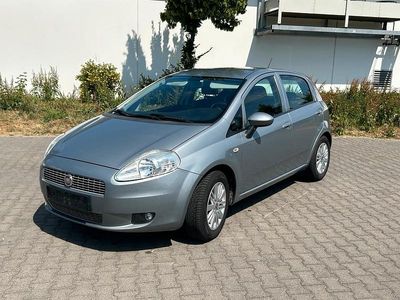 Grau Gebraucht 2010 Fiat Punto Kleinwagen | 2.990 €