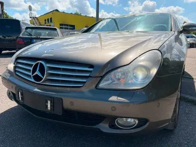 Gebraucht Mercedes CLS320 224 PS (164 kW) 2007 Braun Coupé