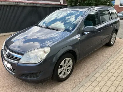 Gebraucht Opel Astra 115 PS (84 kW) 2008 Blau Kombi