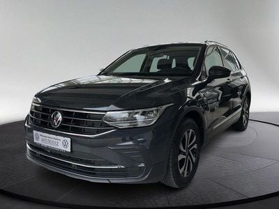 Gebraucht VW Tiguan Active 150 PS (110 kW) 2023 Grau SUV