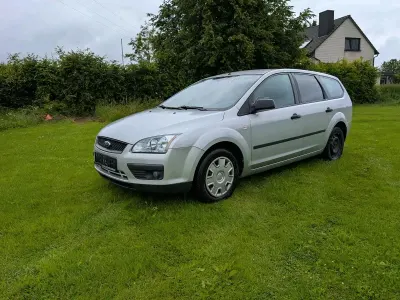 Gebraucht Ford Focus 80 PS (58 kW) 2005 Silber Kombi