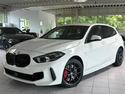 Gebraucht BMW 118 M Sport 136 PS (100 kW) 2023 Weiß Limousine