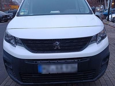 Gebraucht Peugeot Partner 95 PS (69 kW) 2020 Weiß Van / Kleinbus