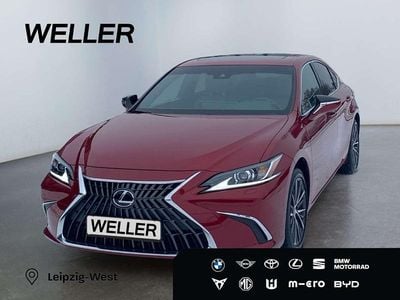 Rot Gebraucht 2024 Lexus ES300H Business Edition Limousine | 39.990 € (Guter Preis)