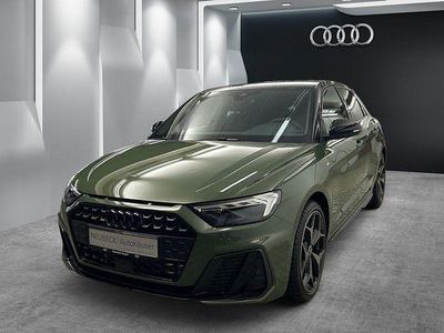 Distriktgrün metallic Neu 2025 Audi A1 Sportback S-Line Kleinwagen | 41.895 €