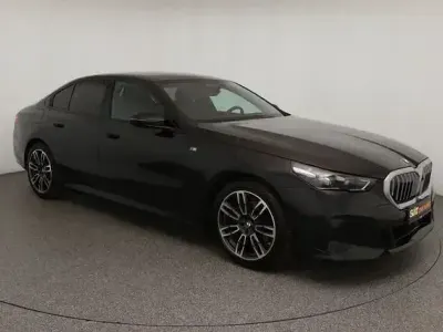 Gebraucht BMW 520 M Sport 208 PS (152 kW) 2025 Schwarz Limousine