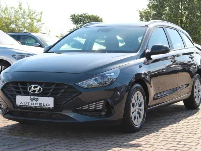 Gebraucht Hyundai i30 120 PS (88 kW) 2020 Grau Kombi